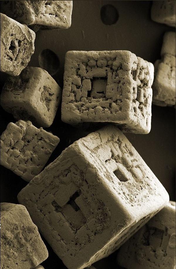 3. Bir elektron mikroskobu ile baktığınız zaman tuz, işte böyle görünüyor.