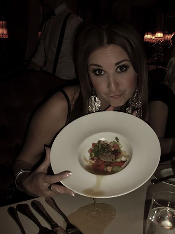 6. Хотите знать, как выглядеть очень глупо? Учитесь у этой девушки.