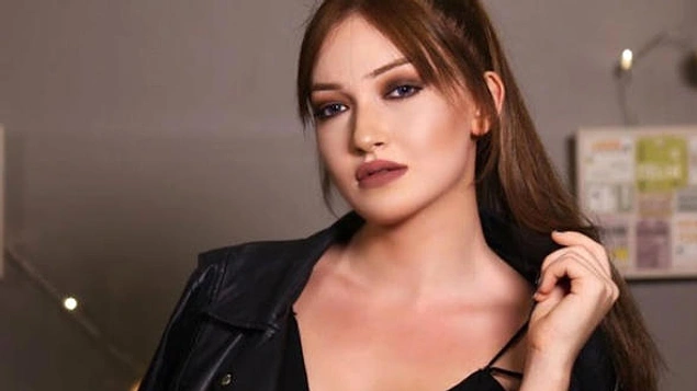 Güzellik Gurusu Olduğunu Kanıtla: Moda ve Makyaj Tercihlerine Göre Senin Stil İkizini Buluyoruz 60