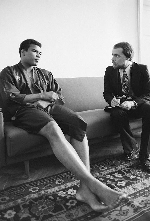 В свое первое утро в Москве он надел шорты и майку и вышел на пробежку по Красной площади, что стало большим шоком для окружающих.