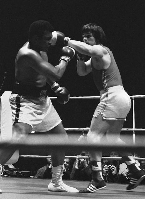 Несмотря на набранный вес, боксер согласился выйти на ринг, чтобы сразиться с советским спортсменом.