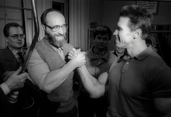 Оказалось, что когда Арнольд был ребенком, он уже встречался с советским тяжелоатлетом на чемпионате в Вене.