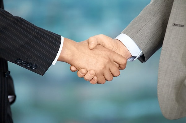 1. Если рука твёрдая на_ощупь, перед вами человек сильный, стойко переносящий все превратности судьбы и не страшащийся неприятностей.