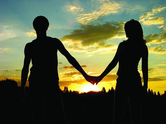 2. Bir araştırmaya göre aşık olmak iki arkadaşın kaybıyla sonuçlanıyor.
