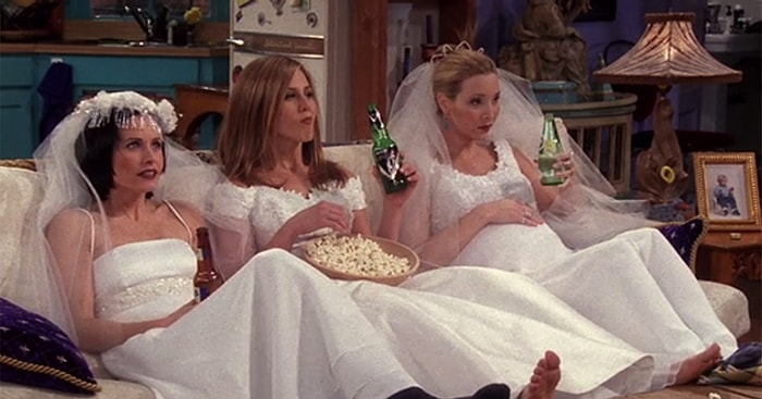 Seçtiğin Gelinliklere Göre Kaç Yaşında Evleneceğini Söylüyoruz!