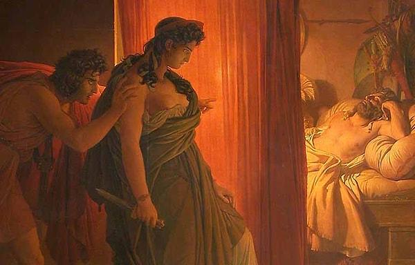 Tabii, olaylar bununla bitmez. Agamemnon'un karısı, kocasını ortadan kaldırmak için bir plan yapmıştır. Zafer sarhoşluğuyla rehavete kapılan Agamemnon, pusuya düşürülecektir.