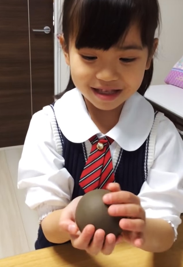 'Dorodango' aslında çamur ve topraktan yapılan bir top.