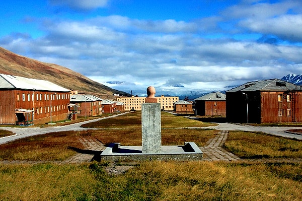 4. Поселок Пирамида (Западный Шпицберген, Россия)