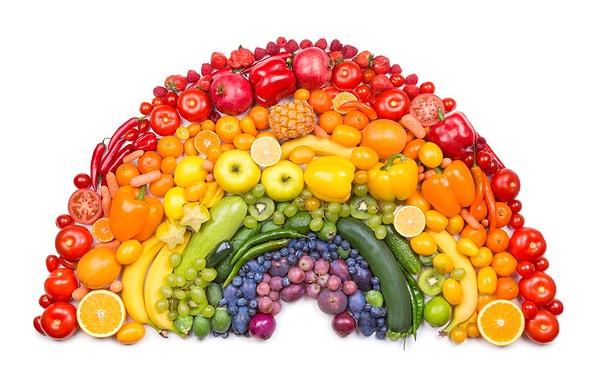 Meyve sebzelerde renklerine göre kategorilere koyacağımız çeşitli mikrobesinler vardır. İşte bu yüzden birçok uzman her renkten taze yiyecek tüketilmesi gerektiğini savunur.