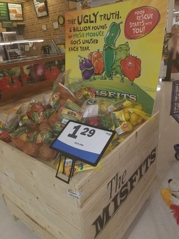 19. Bu markette 'çirkin' diye almadığımız meyve sebzeler, çöpe gideceğine daha ucuz bir fiyata satılıyor.