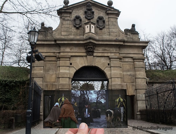 17. "Амадей" (1984). Моцарт, идущий на кладбище.