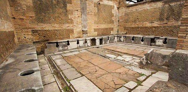 21. İlk yer altı kanalizasyon sistemi milattan önce 500 yıllarında Roma'da Etruscanslar tarafından yapılmıştır.
