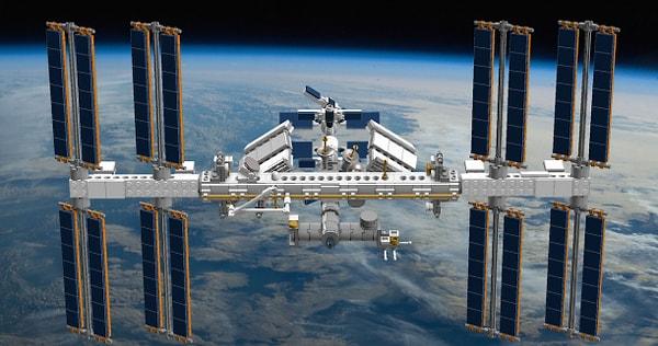 23. En pahalı tuvaleti görmek için uzaya gitmeniz gerekebilir çünkü Uluslararası Uzay İstasyonu'ndaki tuvaletin yapımı tam 19 milyon dolara mal olmuştur.