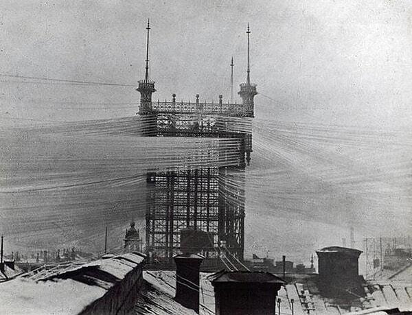 12. 5000'den fazla hattın bağlı olduğu Stockholm telefon kulesi. 19. yüzyıl sonları.