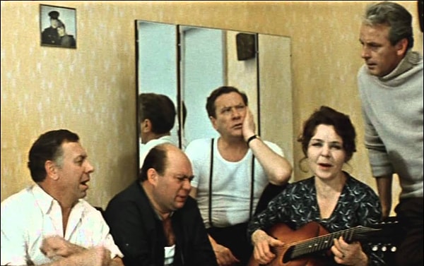 9. Теперь проверим, как хорошо вы знаете слова военных песен. "Сомненья прочь, уходит в ночь отдельный десятый наш ... батальон"