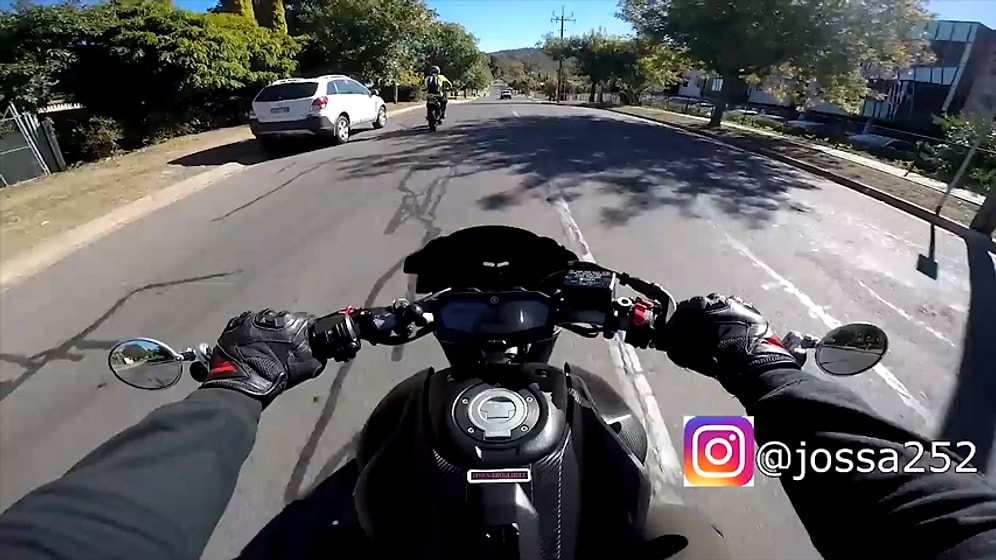 Kendini GTA'da Zanneden Motorcuya Aşırı Sakin Bir Şekilde Tepki Veren Arkadaşı