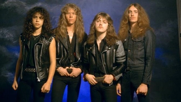 Heavy metal grubu Metallica, Cliff Burton'ın annesinin ısrarları üzerine dağılmadı ve efsane kaldığı yerden devam etti.