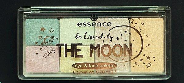 3. Essence'in Kissed by the Moon paleti hem şirinliğiyle aklımı aldı, hem de tam yaz renkleri ile ihtiyacımız olandı!