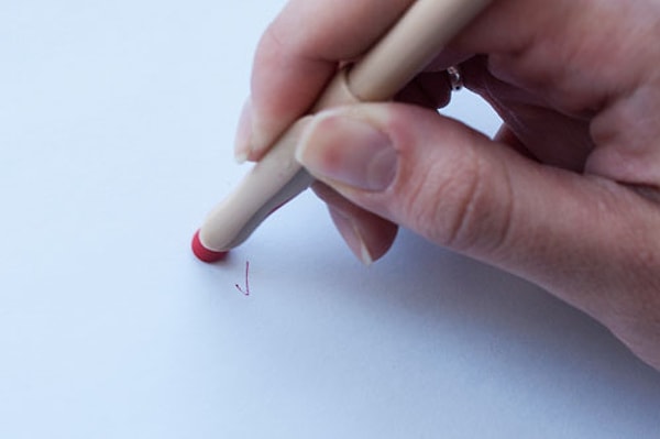 18. Ручка со стирающимися чернилами