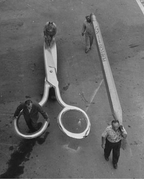 9. На улицах Нью-Йорка 1957 года.