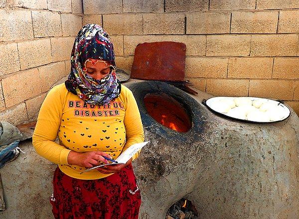 26 yıllık sınıf öğretmeni Ülkü Gürses üç yıl önce atandığı Yaprakbaşı köyünde  "Okuryazarlık Seferberliği" kapsamında kadınlara eğitim vermek için kolları sıvadı.