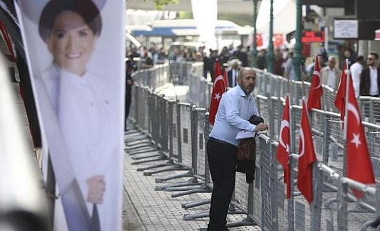 İYİ Parti: 'Yüz Bin İmzayı Geçtik'