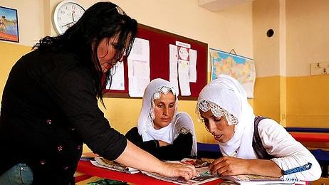 Okul Her Yerdir! Ülkü Öğretmen 'Onlar Gelemiyorsa Ben Onlara Giderim' Diyerek Kadınları Okuryazar Yaptı