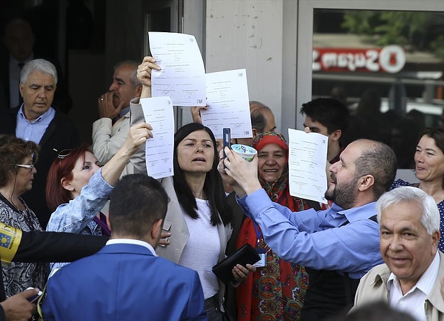 İYİ Parti Genel Sekreteri Aytun Çıray da ilk günden 100 bin imzanın üzerine çıkıldığını söyledi.