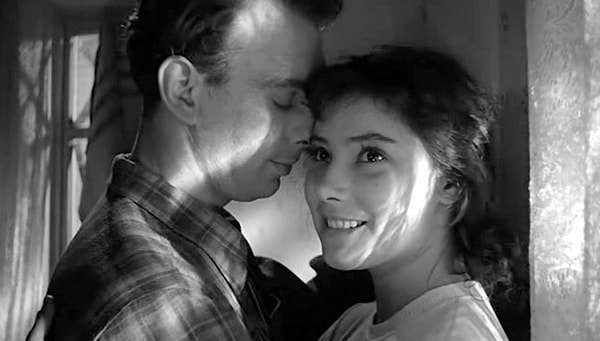 11. Этот фильм стал лауреатом "Золотой пальмовой ветви" Международного Каннского кинофестиваля 1958 года.