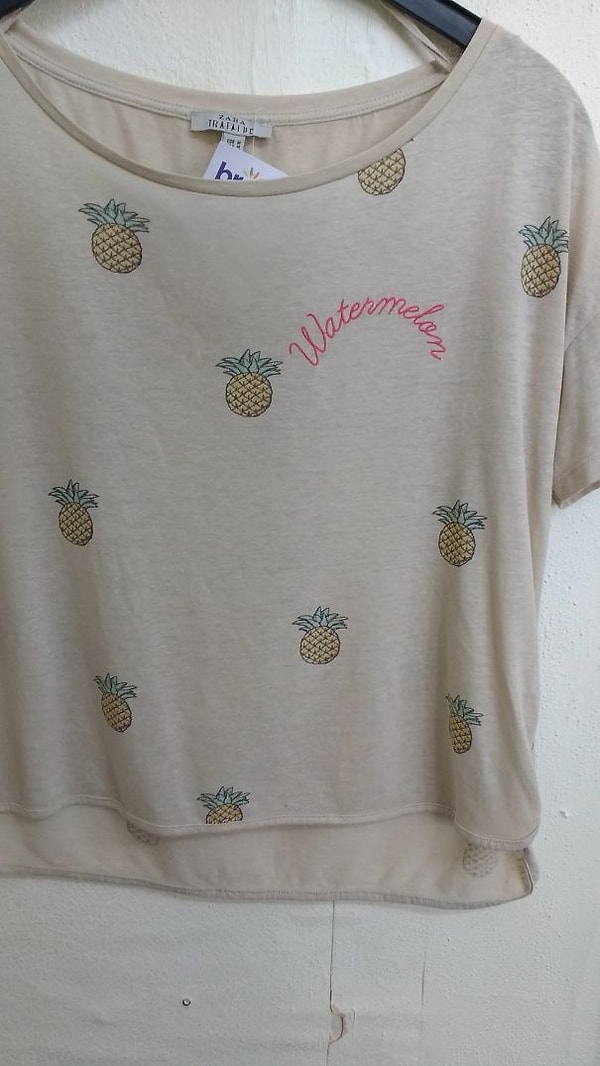 3. Надпись на майке: арбуз