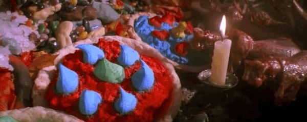 9. А из какого фильма эти красочные пироги? Подсказка: они появятся, только если вы включите своё воображение...