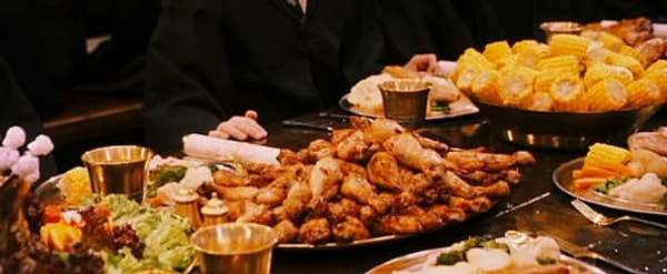 11. И последнее: откуда эта божественная еда? Подсказка: эта еда приготовлена только для одного избранного.