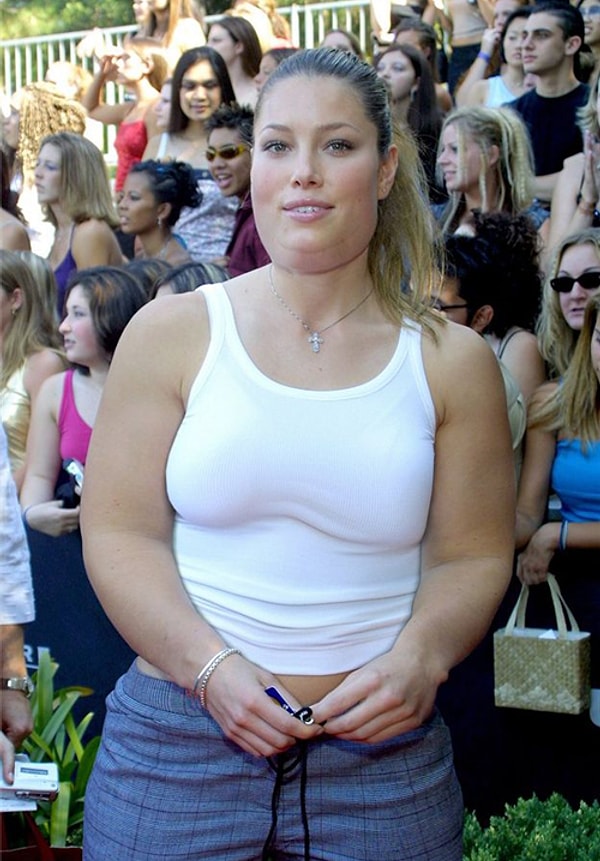 6. Джессика Бил