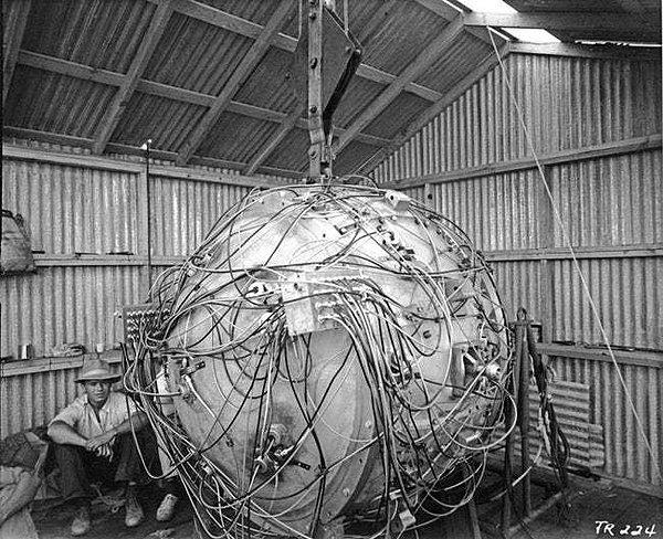 13. İlk atom bombası