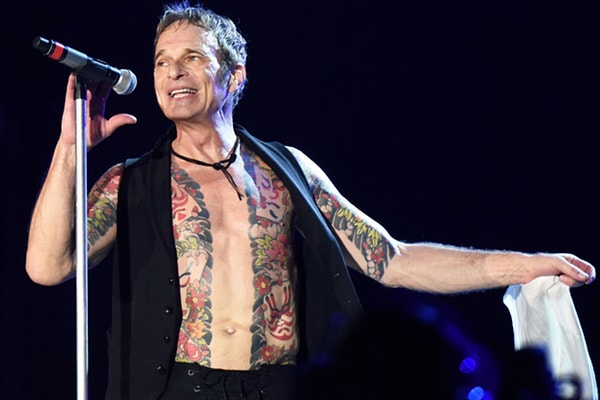 9. Из какой группы Дэвид Ли Рот?