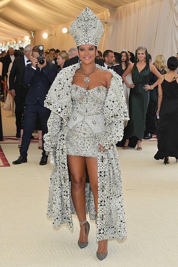 4. Рианна в Maison Margiela