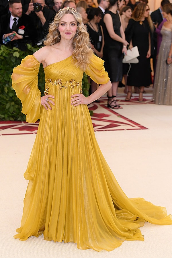 5. Аманда Сейфрид в Prada