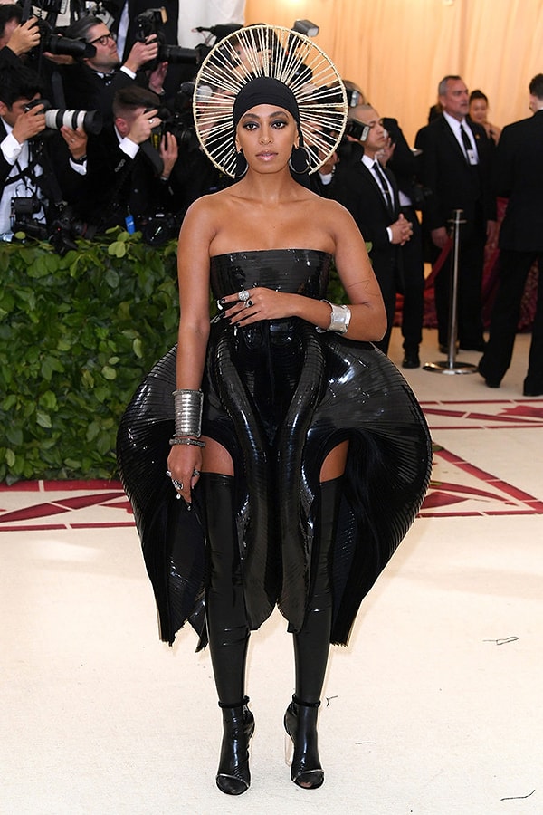 20. Соланж Ноулз в Iris Van Herpen