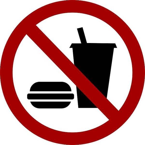 2. Eğer hiç yemek yemezseniz, vücudunuz dışkı üretmeye devam eder. Yemek ise sadece bu düzenin bir parçasıdır. Diğer kısımlarsa vücudunuzdaki su ve diğer salgılanan maddelerdir.