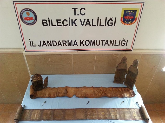 Jandarma, İstanbul'dan yola çıkan içinde 5 kişinin bulunduğu bir otomobili Vezirhan beldesi girişinde durdurdu.