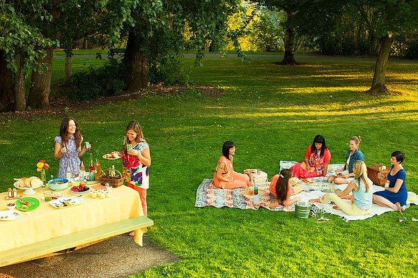 1. Baharın tadı güzel bir piknikle çıkar.
