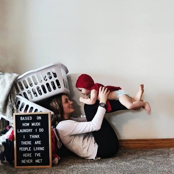 4. "Учитывая, сколько вещей мне приходится стирать, я начинаю подозревать, что в доме живут люди, о которых я пока не знаю"