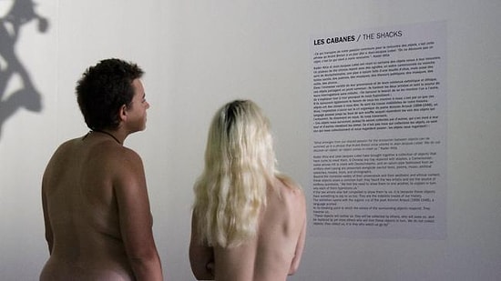 Paris'te Bulunan Bu Galeriyi Sadece Çıplaklar Gezebiliyor!