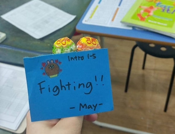 9. Лучшая благодарность учителю - чашка кофе и конфеты