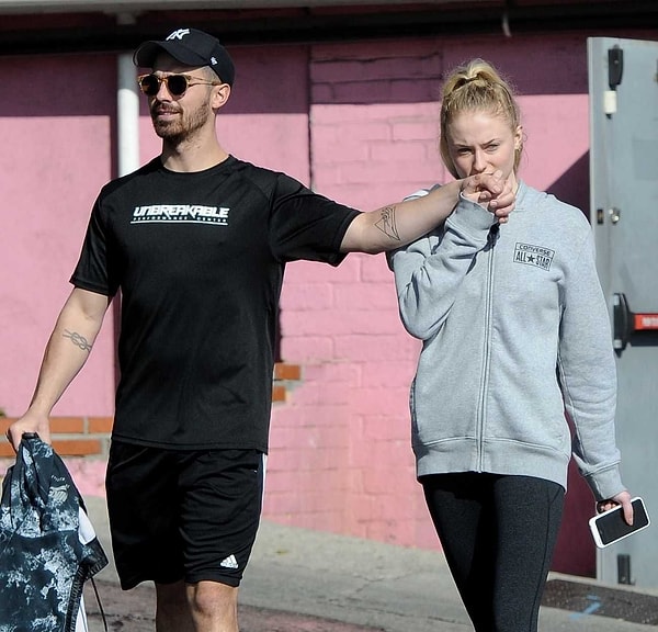 3. Но от любви не спрятаться-не скрыться.