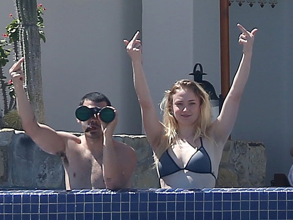 4. Ребята сдались без сопротивления, и тут все закрутилось! 😂