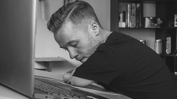 4. ...и рисует невероятно реалистичные портреты!