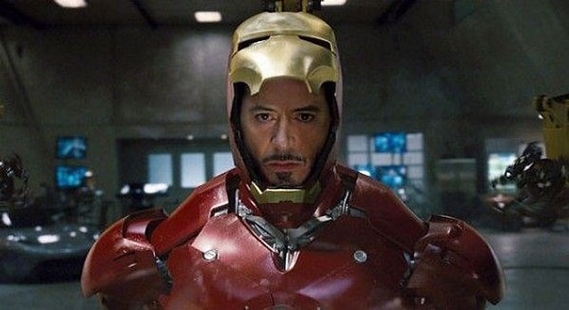 Gizmodo'nun aktardığı bilgiye göre Iron Man’ın kostümünü gerçek hayata uyarlamak ve kullanılan silahların gerçeğiyle donatmanın maliyeti 100 milyon dolardan fazla.
