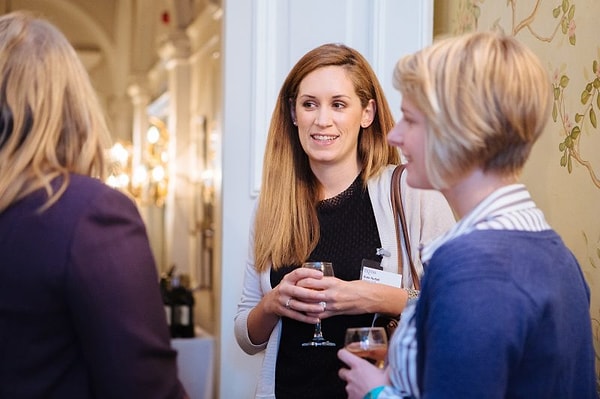 13. Разговаривать ни о чем