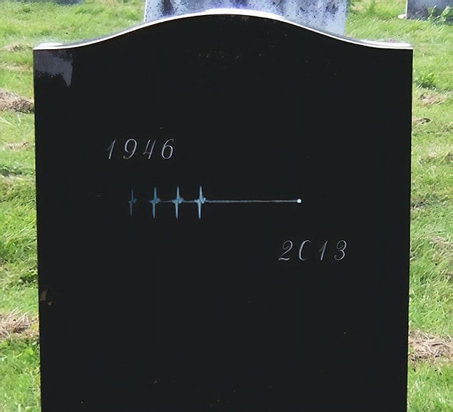 18. Minimalist bir mezar taşı... 😢